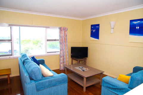 Dunroamin, 20 Main Street - Accommodation VIC 0