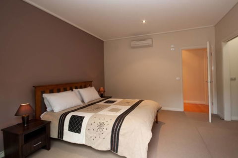 Eastern Beach - Accommodation VIC 2