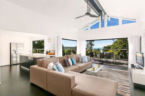 Elevated Beachside Sanctuary - Accommodation VIC 0