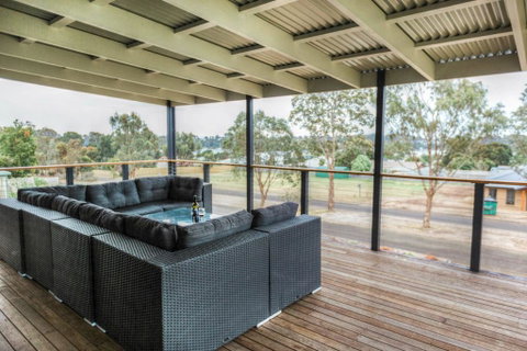 Elevation - Waterviews In Newlands Arm - Accommodation VIC 2