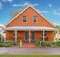 Eliza 1875 Red Brick Duplex Townhouse - Accommodation VIC