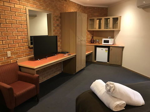 Eltham Motor Inn - Accommodation VIC 3