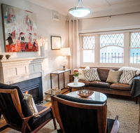 Elwood Beach Calming Tones - Pets Garden - Accommodation VIC