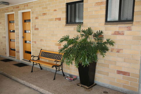 Emerald Central Palms Motel - Accommodation VIC 2