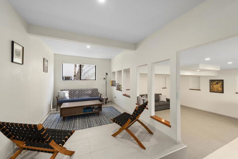 Emerald Seas Beach House - Accommodation VIC 3