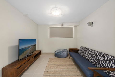Emerald Seas Beach House - Accommodation VIC 2