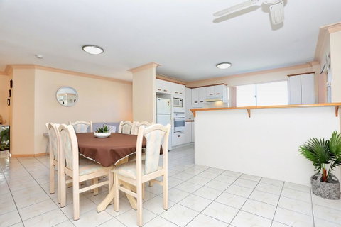 Enjoy Sunsets And Waterviews From Your Private Balcony - Accommodation VIC 2