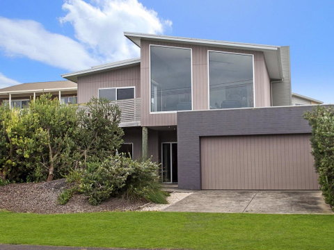 ESCAPE 2 BROPHY - Accommodation VIC 1