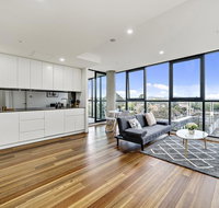 Executive City-centre Apartment with Parking - Accommodation VIC