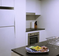 Executively Styled 2 Bed 2 Bath Perfect Location - Accommodation VIC