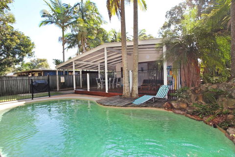 FABULOUS HOLIDAY HIDEAWAY - COOLUM BEACH - Accommodation VIC 0