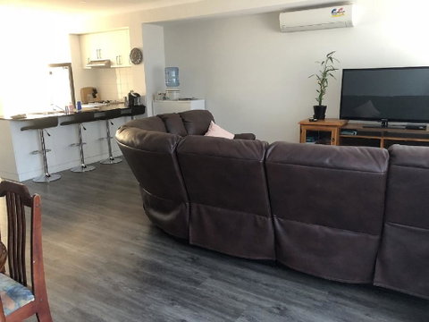 Falcon Bay 4x4 Townhouse - Accommodation VIC 2