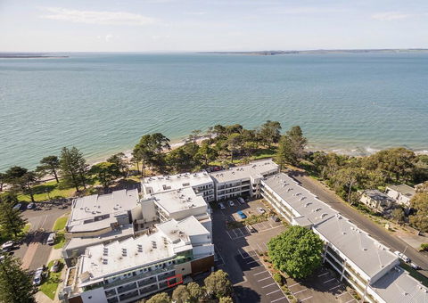 FAMILY ISLAND GETAWAY - BEACHFRONT APARTMENT - Accommodation VIC 0