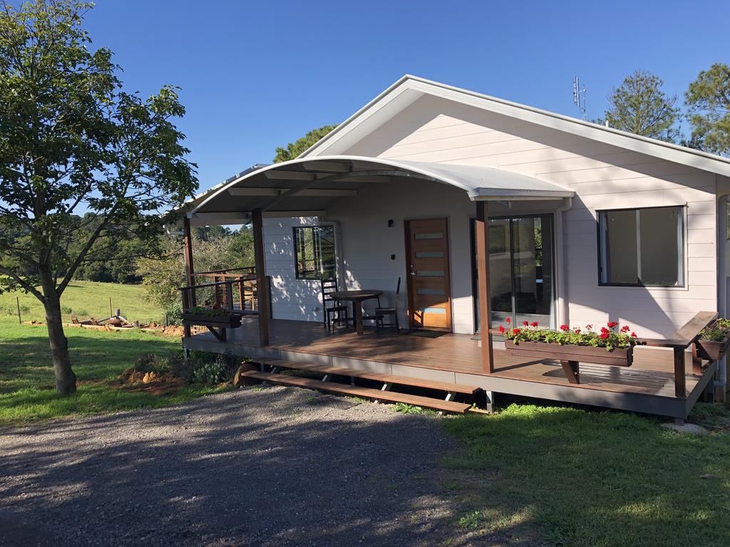 Booroobin QLD Accommodation VIC