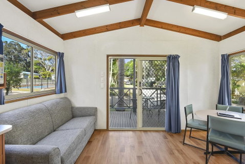Flynns Beach Caravan Park - Accommodation VIC 1