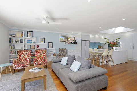 Flynns Beach Retreat - Accommodation VIC 3