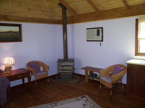 Gaddleen Grove Cottages - Accommodation VIC 2