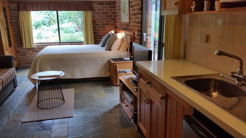 Glenhope Alpaca Farm Suites - Accommodation VIC 3