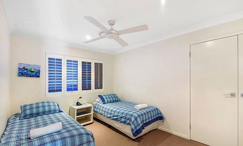 Gold Coast Beachfront Mansion - Accommodation VIC 2