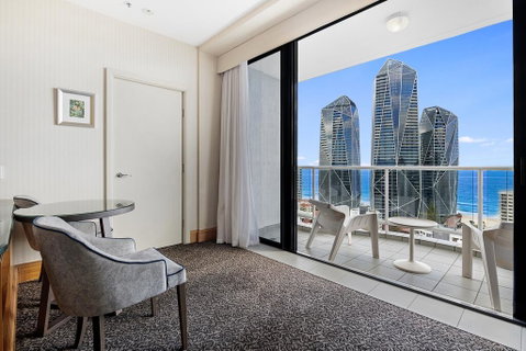 Gold Tower 20th Level Hotel Suite - Accommodation VIC 3