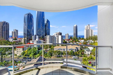 Gold Tower Private Deluxe King Room - Accommodation VIC 1
