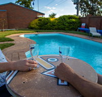 Golden Country Motel and Caravan Park - Accommodation VIC