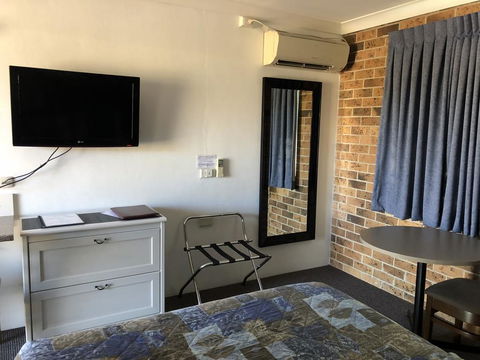 Golden Grain Motor Inn - Accommodation VIC 1