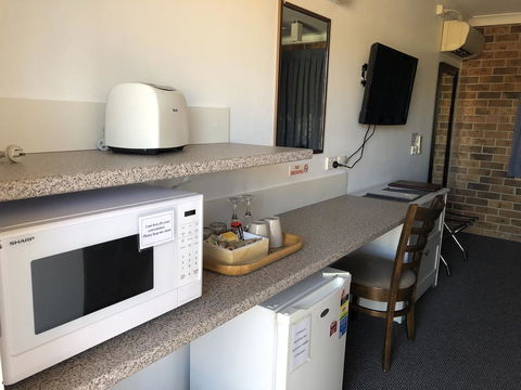 Golden Grain Motor Inn - Accommodation VIC 2