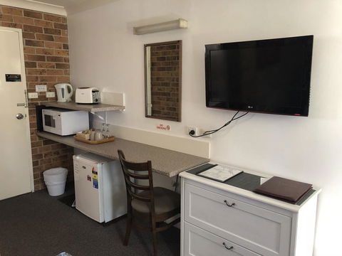 Golden Grain Motor Inn - Accommodation VIC 3