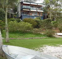 Green Point Lakehouse - Accommodation VIC