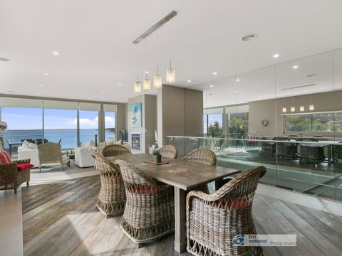 Grossard Point, The Lighthouse, Ventnor - Accommodation VIC 3