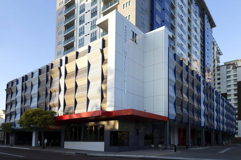 H On Mitchell Apartment Hotel - Accommodation VIC 0