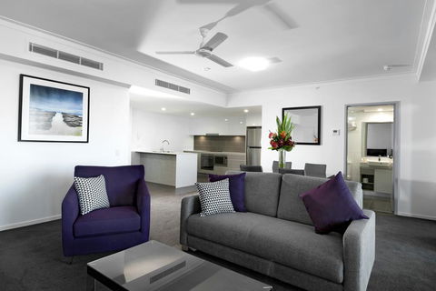 H On Mitchell Apartment Hotel - Accommodation VIC 3