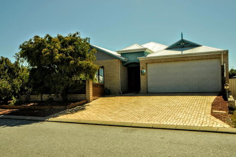 Halls Head Holiday Home - Accommodation VIC 1