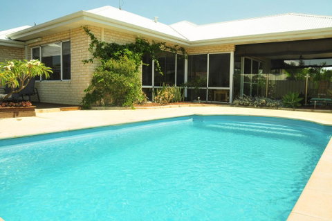 Halls Head Holiday Home - Accommodation VIC 0