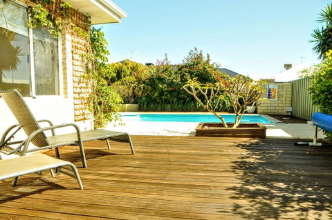 Halls Head Holiday Home - Accommodation VIC 2
