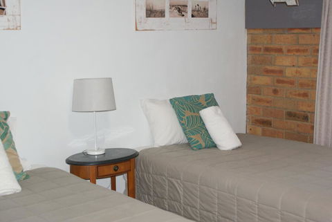 Hawks Nest Motel - Accommodation VIC 1