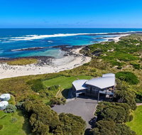 HEARN'S BEACH HOUSE - Accommodation VIC