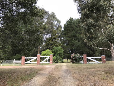 Helen's Luxury Hut - Accommodation VIC 3