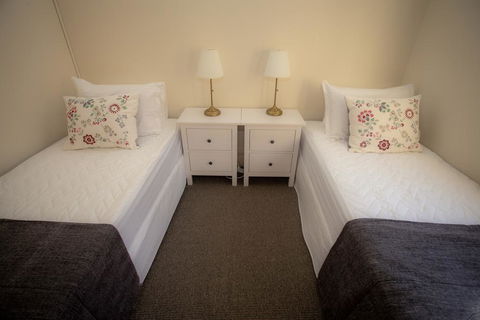 Helensburgh Hotel - Accommodation VIC 2