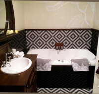 Henrietta's Country House - Accommodation VIC