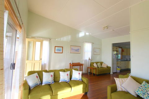 Hi View, 18 Dulconghi Street - Accommodation VIC 3