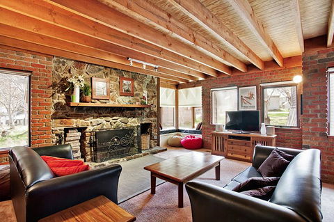 High Knob - Accommodation VIC 1