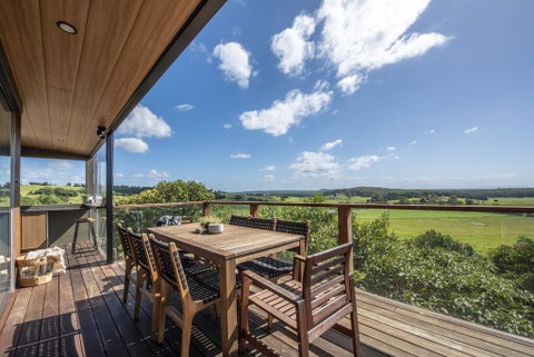 Hilltop Hideaway Luxury Style - Accommodation VIC 3