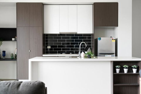 HOLIDAY HOME 3BR TOWNHOUSE With WIFI NEAR HIGHPOINT - Accommodation VIC 2