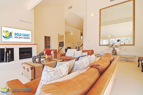 Holiday Home Coveside @ Sanctuary Cove - Accommodation VIC 3