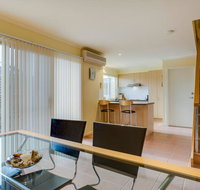 Holidays at Hollydene - Accommodation VIC