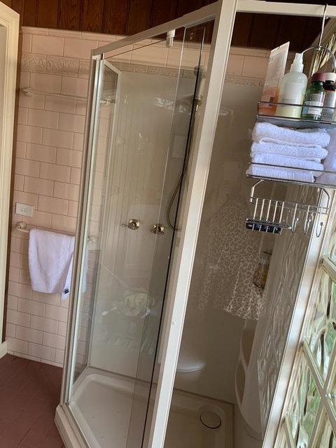 Holly Cottage - Accommodation VIC 2