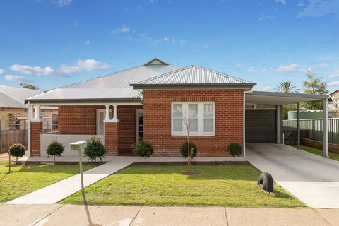 Home Away From Home - Accommodation VIC 0