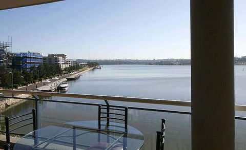 Homebush Bay Self-Contained Modern Two-Bedroom Apartments (BEN) - Accommodation VIC 1